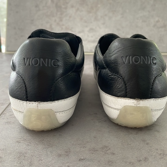 Vionic Black April Slip On Sneakers excellent condition leather arch support 7.5 - Picture 6 of 15